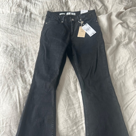 NWT Eco-friendly Mango Gray Flare Jeans (mid waist, regular, full length) - Picture 2 of 4